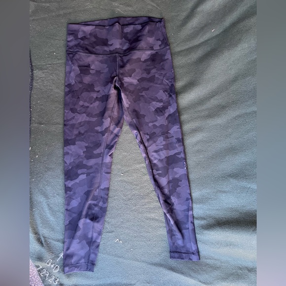 Lululemon black camo Leggings - collab with Orange Theory Fitness - Picture 1 of 3